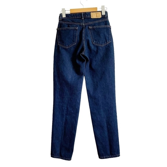 FRANK And Oak Stevie Tapered High Waisted Mom Jeans - Picture 3 of 16